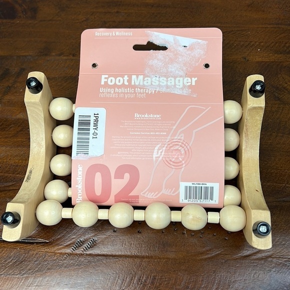 BROOKSTONE • Wooden Foot Messager - Picture 4 of 6